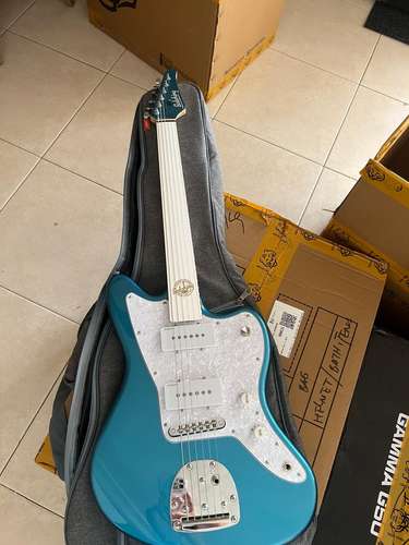Guitarra  más Amplificador 
