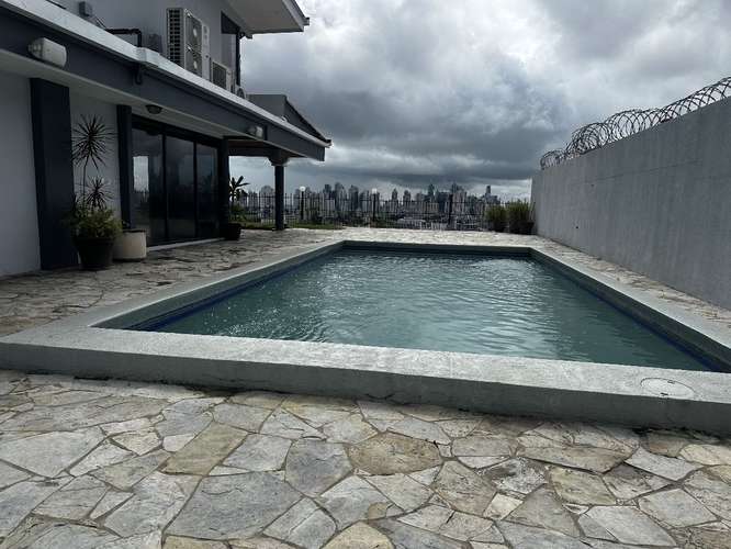 Exclusiva residencia de 4 recámaras con piscina y jardín en Altos de Betania, Ciudad de Panamá - Imagen 5