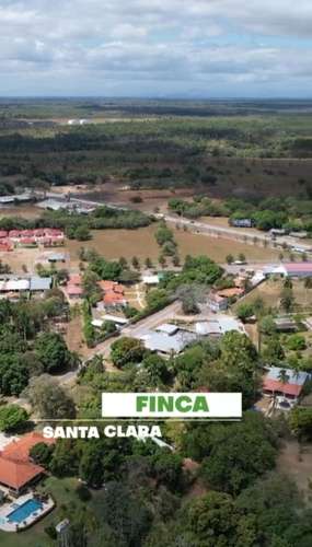 Terreno de esquina en Santa Clara, Río Hato: 13,740 m² con fácil acceso.