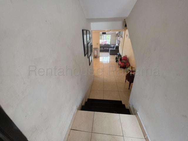 SE VENDE CASA DE 3 NIVELES EN URBANIZACION LIMAJO/ALTOS DE PANAMÁ 27-2837/GMB