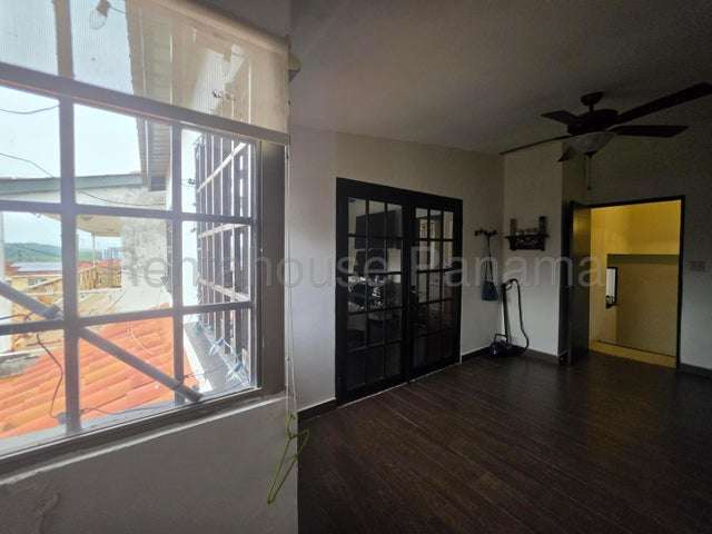 SE VENDE CASA DE 3 NIVELES EN URBANIZACION LIMAJO/ALTOS DE PANAMÁ 27-2837/GMB