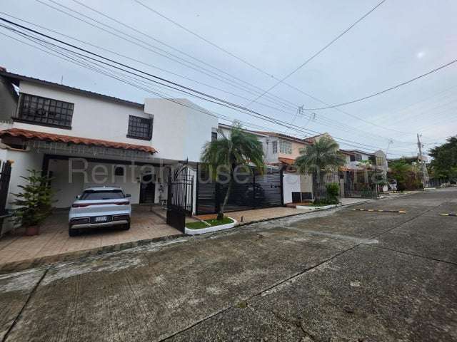 SE VENDE CASA DE 3 NIVELES EN URBANIZACION LIMAJO/ALTOS DE PANAMÁ 27-2837/GMB