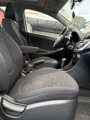 Hyundai Accent Full extra  - Imagen 7
