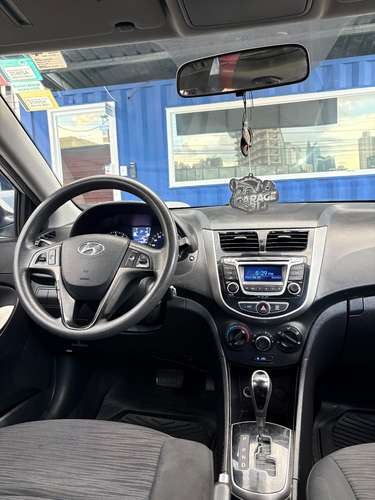 Hyundai Accent Full extra  - Imagen 9