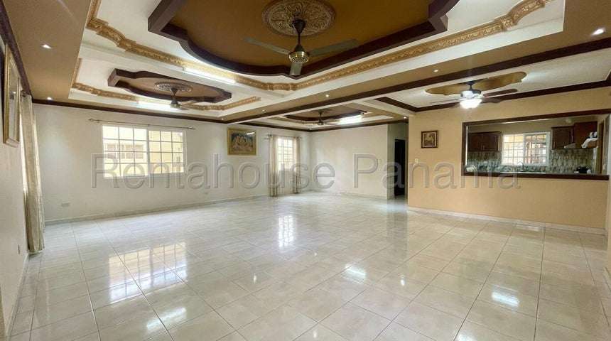 SE VENDE AMPLIA CASA DE 315.50 Mts EN ALTOS DE PANAMÁ 27-2623/GMB