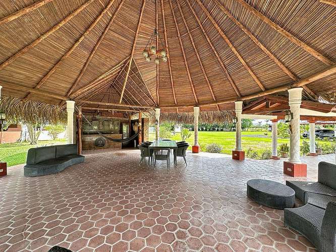 Venta de casa de campo con piscina en la carretera hacia Playa Juan Hombrón - Imagen 9