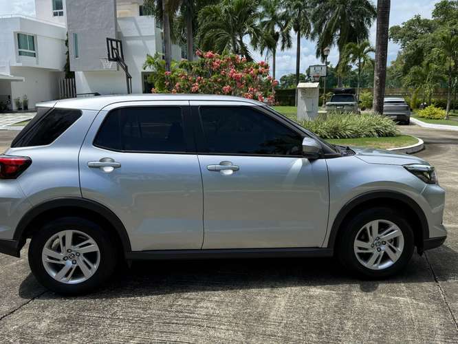 Vendo Toyota Raize 2023 – Solo 19,270 km – Único dueño - Imagen 3