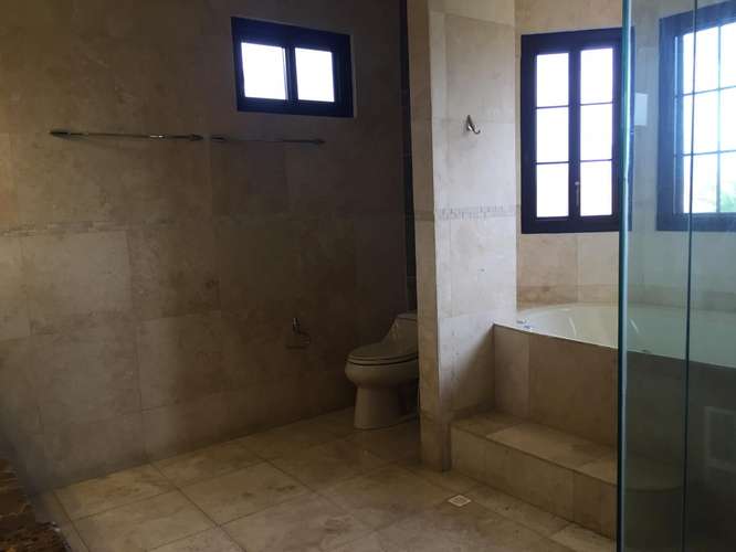 CASA EN El DORAL - COSTA SUR - VENTA