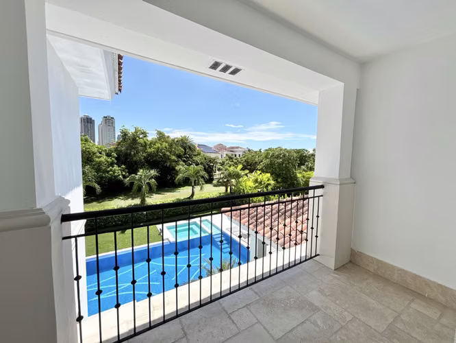 Residencia Exclusiva en Fairway Estates, Santa María - Imagen 19