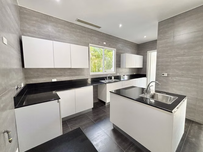 Residencia Exclusiva en Fairway Estates, Santa María - Imagen 7