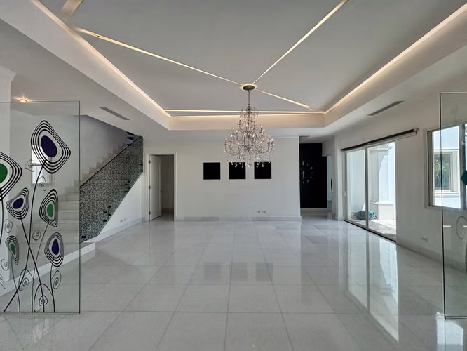 Residencia Exclusiva en Fairway Estates, Santa María - Imagen 5
