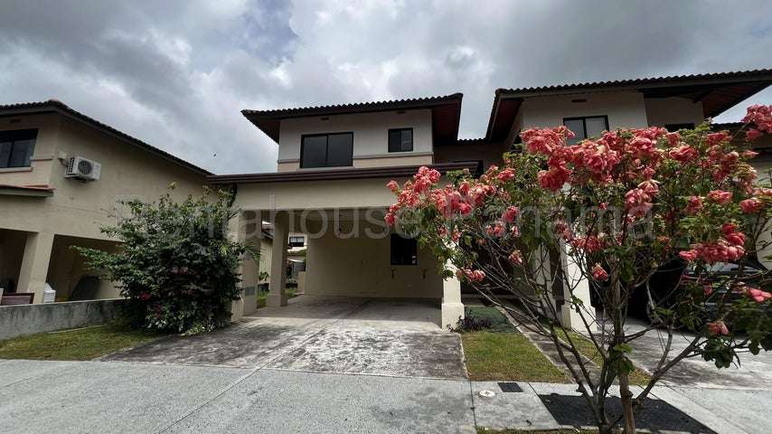 SE VENDE AMPLIA CASA DE 336.90 MTS EN PANAMÁ PACÍFICO 27-2624/GMB