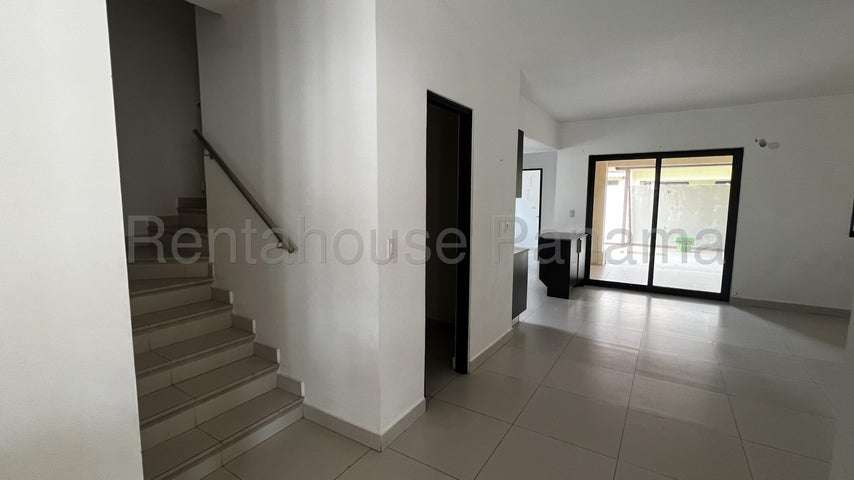 SE VENDE AMPLIA CASA DE 336.90 MTS EN PANAMÁ PACÍFICO 27-2624/GMB