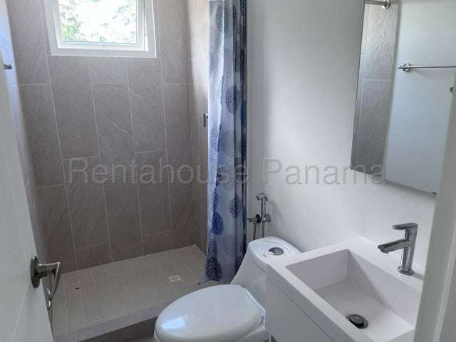 Alquiler de Apartamento en Parque Lefevre, Amoblado 27LGG2943