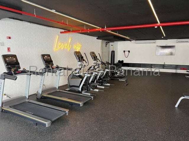 Alquiler de Apartamento en Parque Lefevre, Amoblado 27LGG2943