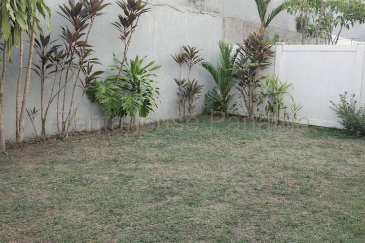 SE VENDE HERMOSA CASA DE 204 MTS EN PASEO DE NORTE 26-7354/GMB