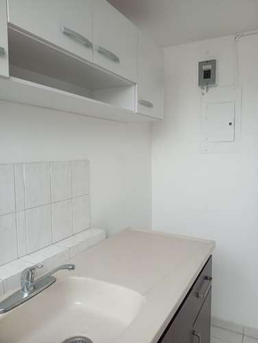 SE VENDE CENTRICO APARTAMENTO VIA ESPAÑA SAN FRANCISCO CARRASQUILLA 2 HABITACIONES - Imagen 13