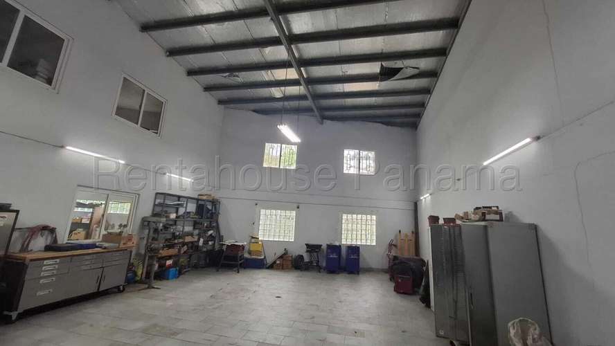 Venta de Galera en Via Brasil – Casa Comercial