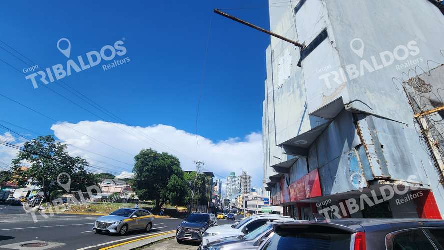 Sale of Commercial Building in Calidonia