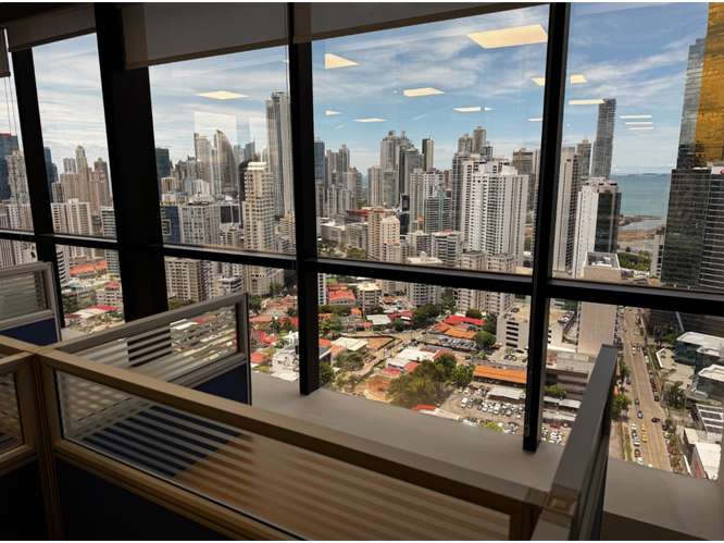 SE ALQUILA OFICINA PLAZA BANCO GENERAL EN CALLE 50 175M AMOBLADA