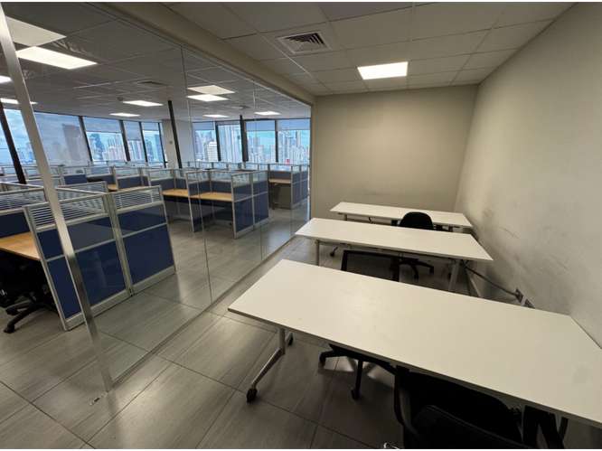 SE ALQUILA OFICINA PLAZA BANCO GENERAL EN CALLE 50 175M AMOBLADA