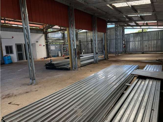 CHORRERA / LA MITRA / 334 M2 / GALERA / 5 ESPACIOS / 10 PARKINGS