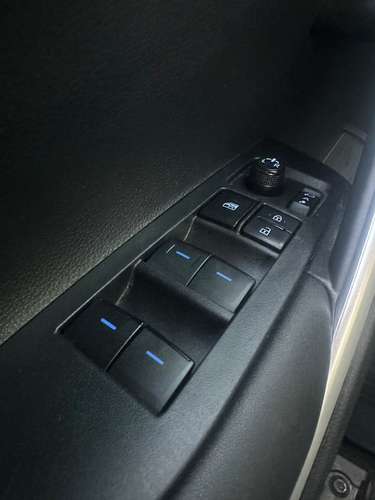 TOYOTA COROLLA CROSS AÑO 2023 AUTOMÁTICO - Imagen 18