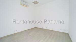 Local Comerial en Alquier en Juan Diaz 25jack8582