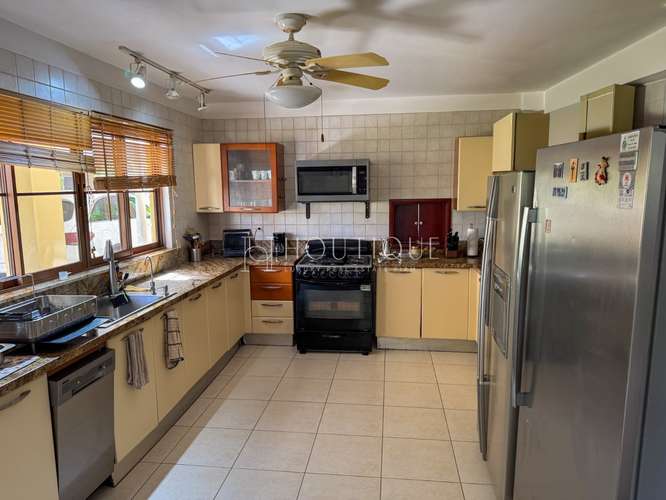 Venta de Residencia Exclusiva en Camino de Cruces - Imagen 3