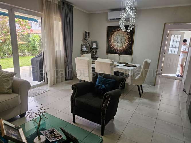 Alquiler de Casa en Quintas de Versalles CCO