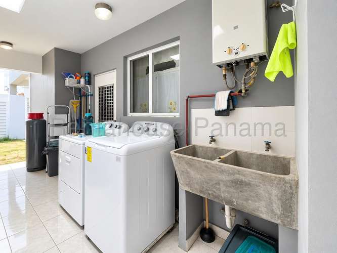 Venta de Casa en Paseo del Norte Augusta EC - Imagen 18