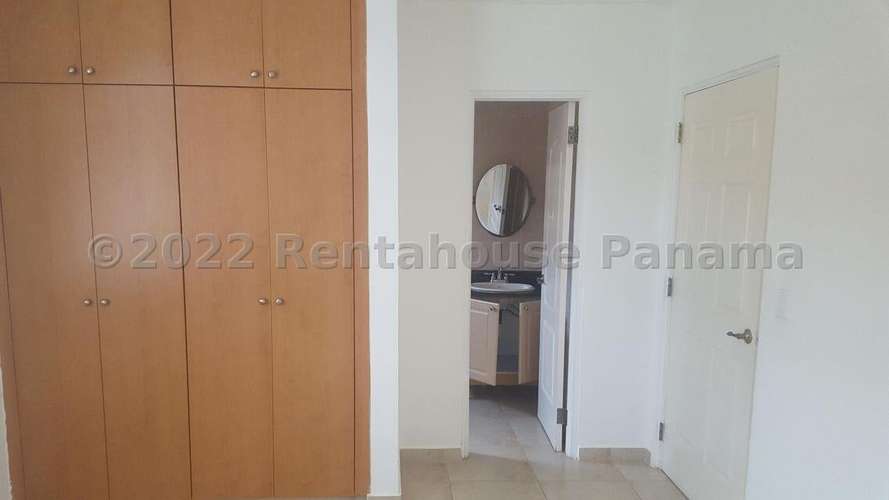 Venta de Casa con Línea blanca en Clayton Village EC - Imagen 12