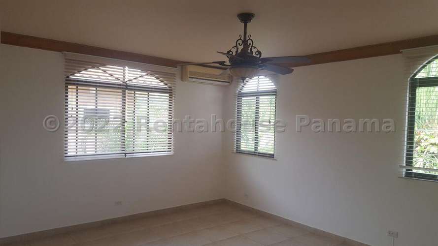 Venta de Casa con Línea blanca en Clayton Village EC - Imagen 9