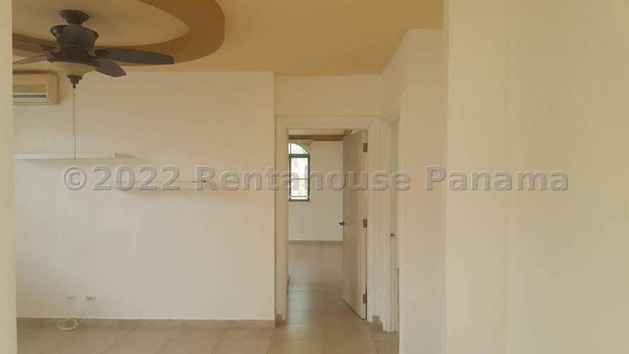 Venta de Casa con Línea blanca en Clayton Village EC - Imagen 6