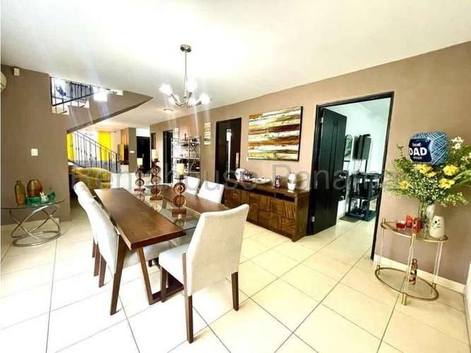 Vendo Casa de 296m2 en Condado del Rey Paseo Dorado 26-4734SRZ