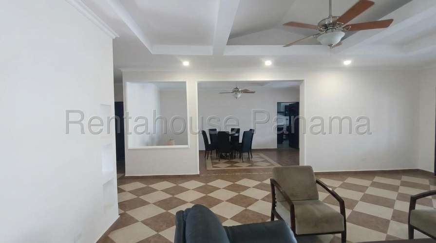 Alquilo Casa de 692.27m2 en Albrook 27-2936SRZ