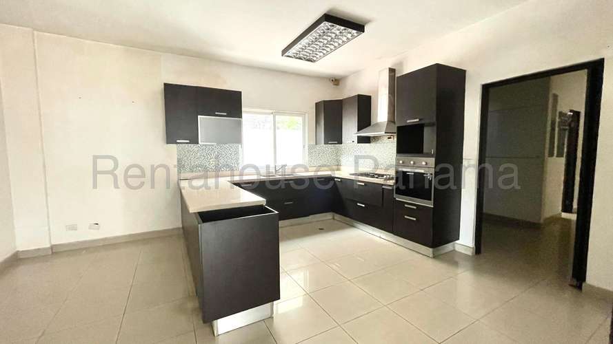 Vendo Casa de 562m2 en Altos de Panama Horizonte II 26-7209SRZ