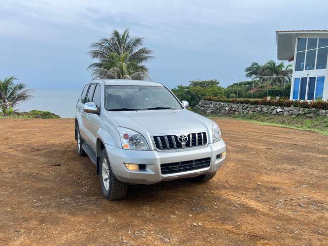  2009 Toyota Prado 4x4 Gasolina El Carro es en Pedasi - Imagen 3