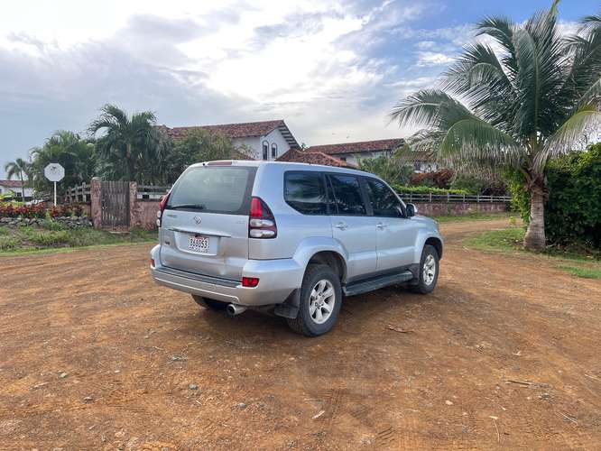  2009 Toyota Prado 4x4 Gasolina El Carro es en Pedasi - Imagen 5