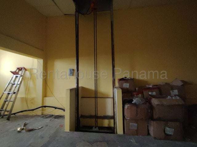 Alquilo local-bodega en Zona Libre de Colon 26GC6234 C/elevador de carga   - Imagen 6