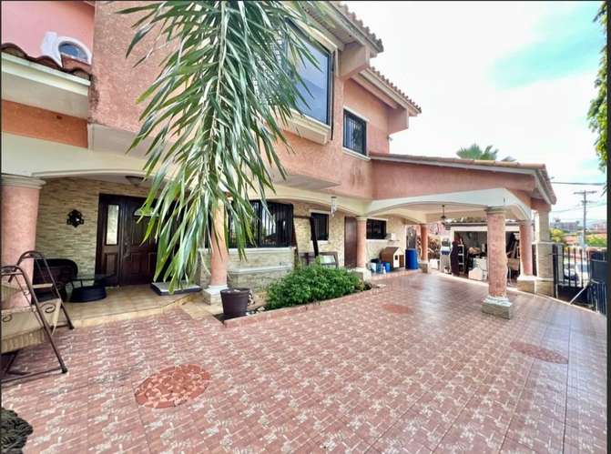 Casa en Venta – Villas de Vizcaya, Condado del Rey | DC - Imagen 2