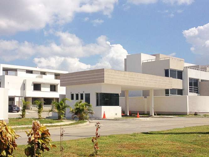 VENTA DE CASAS EN RESIDENCIAL COSTA SUR VILLAGE - Imagen 1