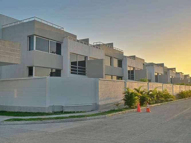 VENTA DE CASAS EN RESIDENCIAL COSTA SUR VILLAGE - Imagen 2