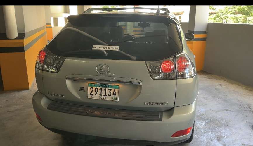 **SE VENDE LEXUS RX** Con 63,000 millas  **Precio: B/. 6,000 (negociable)**