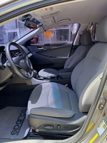 HYUNDAI SONATA 2012