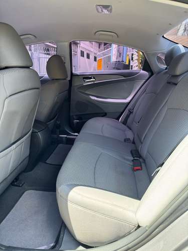 HYUNDAI SONATA 2012