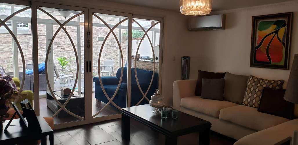 Se vende en área exclusiva y tranquila con seguridad 24hrs - Imagen 3
