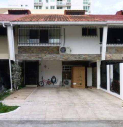 Se vende en área exclusiva y tranquila con seguridad 24hrs