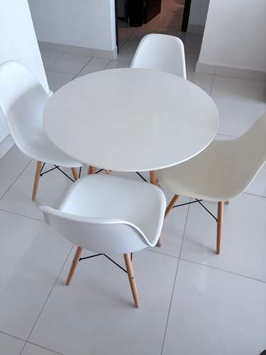Mesa comedor y 4 sillas  - Imagen 3