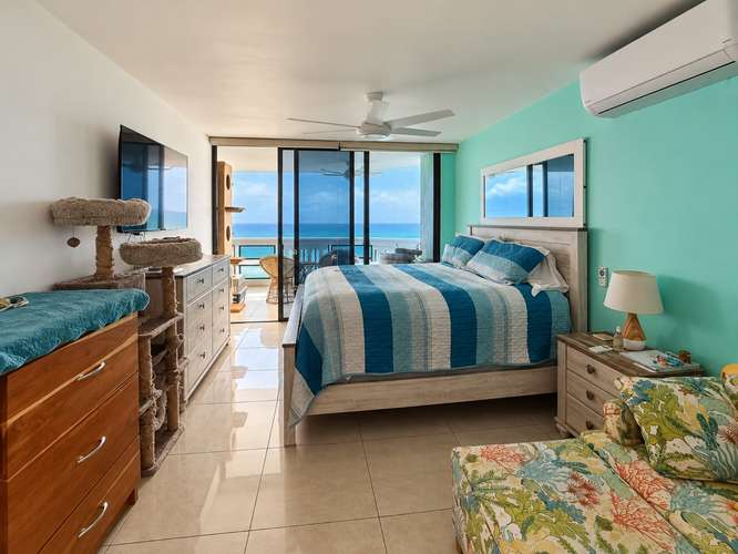 Apartamento amueblado con depósito adicional y vehículo incluido en Coronado Country Club - Imagen 11